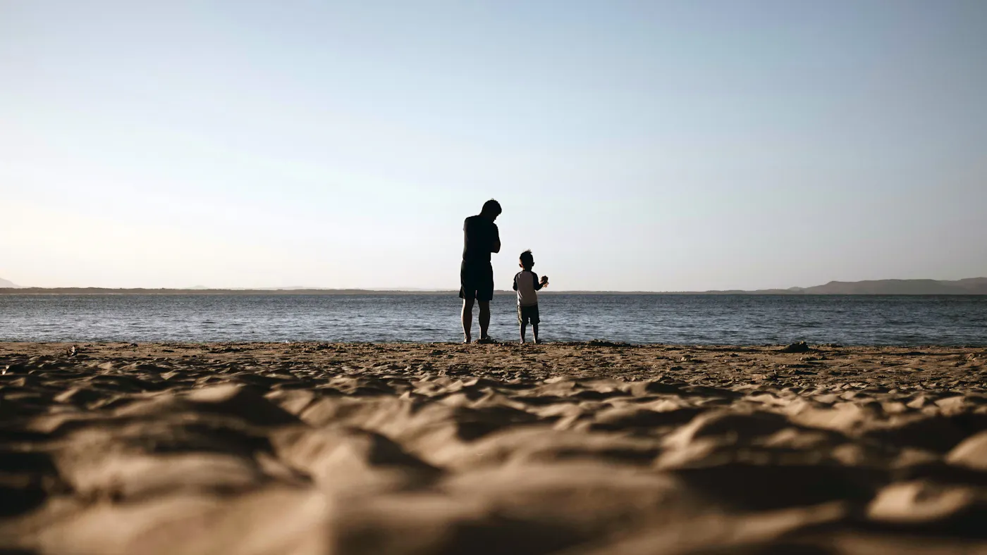 A Father’s 5-to-9: The Holy Ambition of Godly Dads | Desiring God
