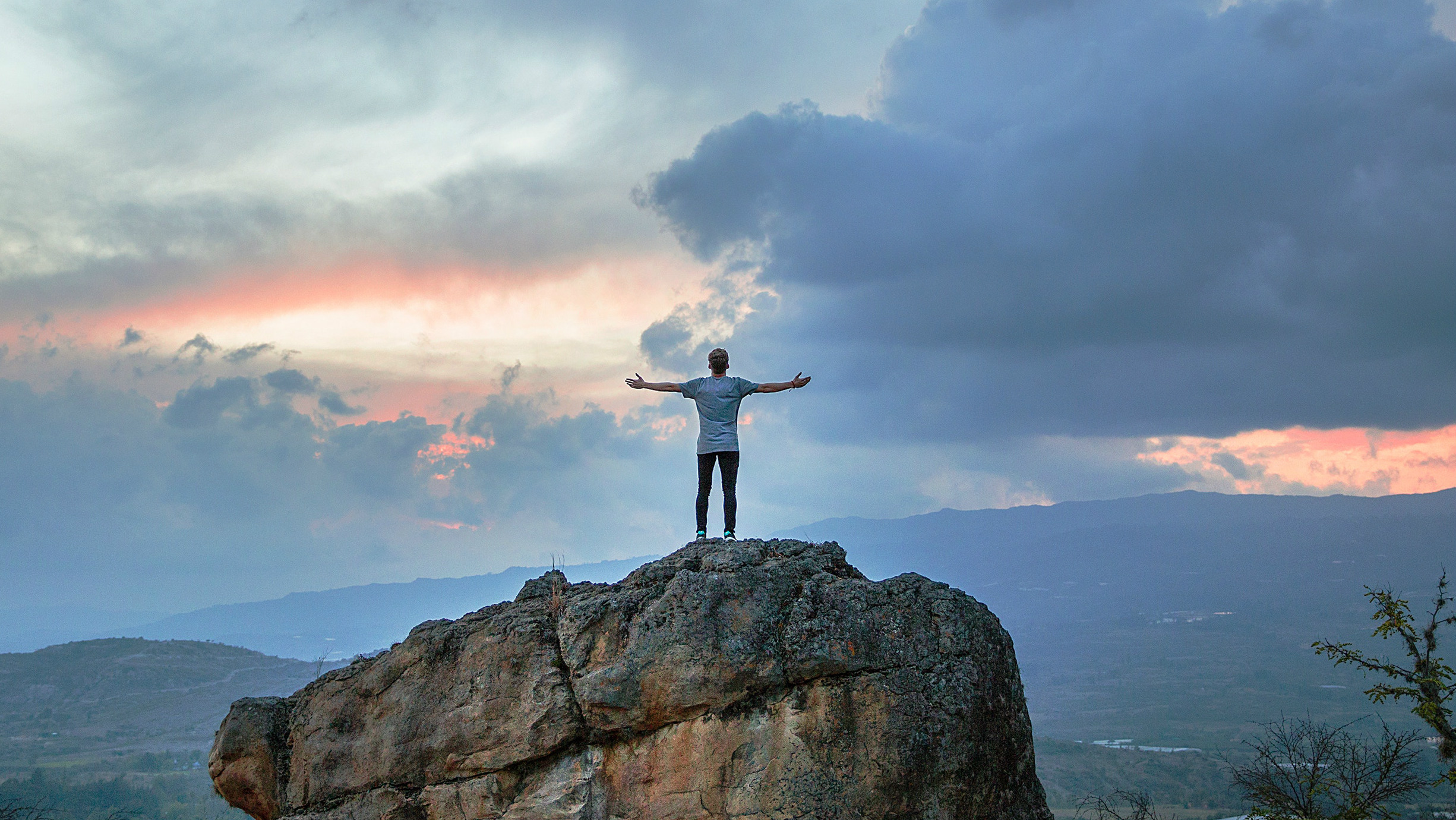 4-Minute Clip: The One-Sentence Definition of Happiness