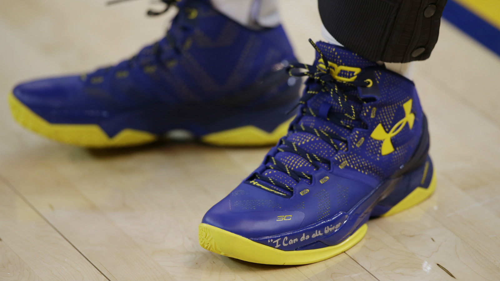 steph curry shoes with bible scripture