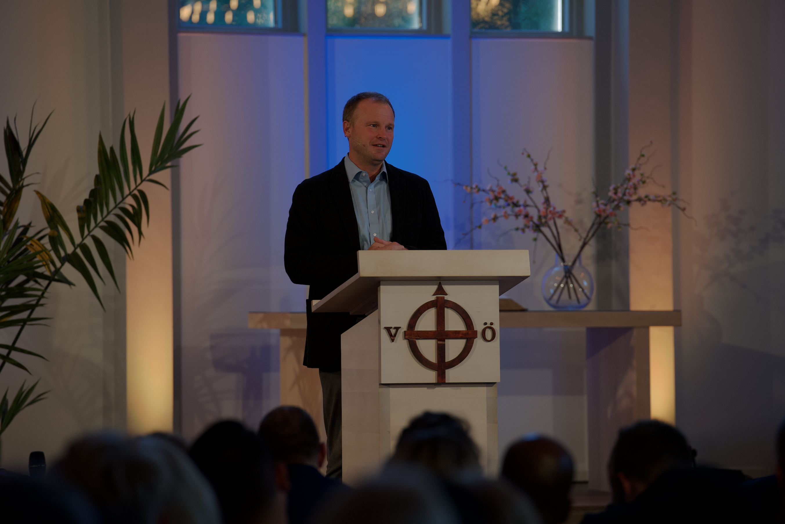 The People of His Majesty: Five Marks of a Marveling Church