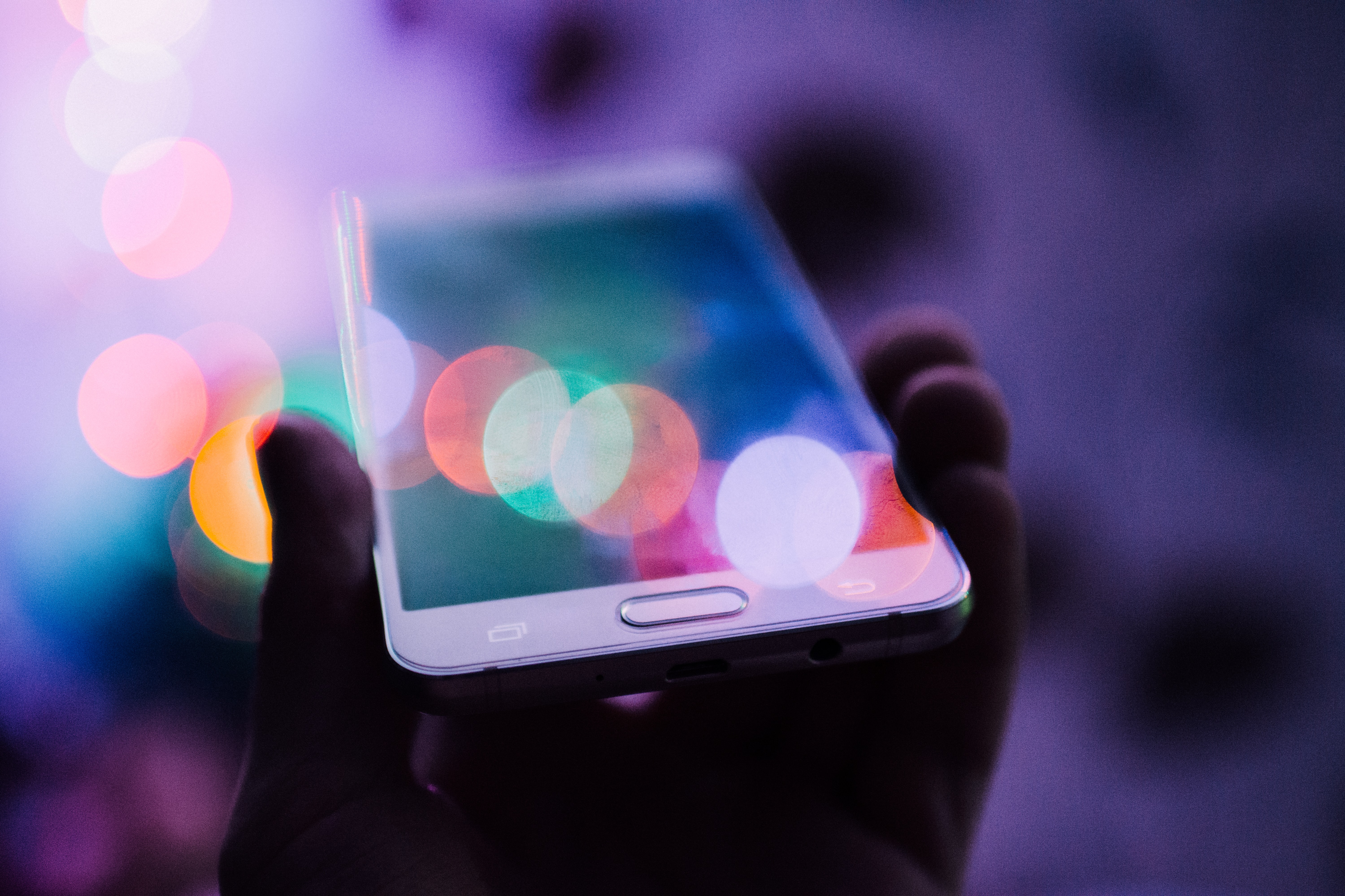 Glory-Finding in the Gospel of John: The War in Our Social Media Feeds (Part 2)